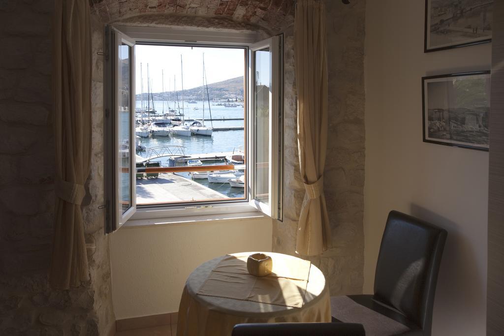 Apartments Riva Trogir Zimmer foto